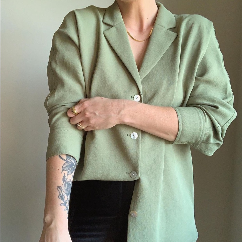 Aritzia Wilfred Flowy Button Up